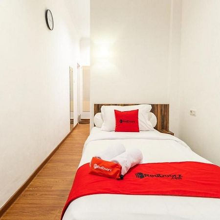 Reddoorz @ Binjai Hotel Exterior photo