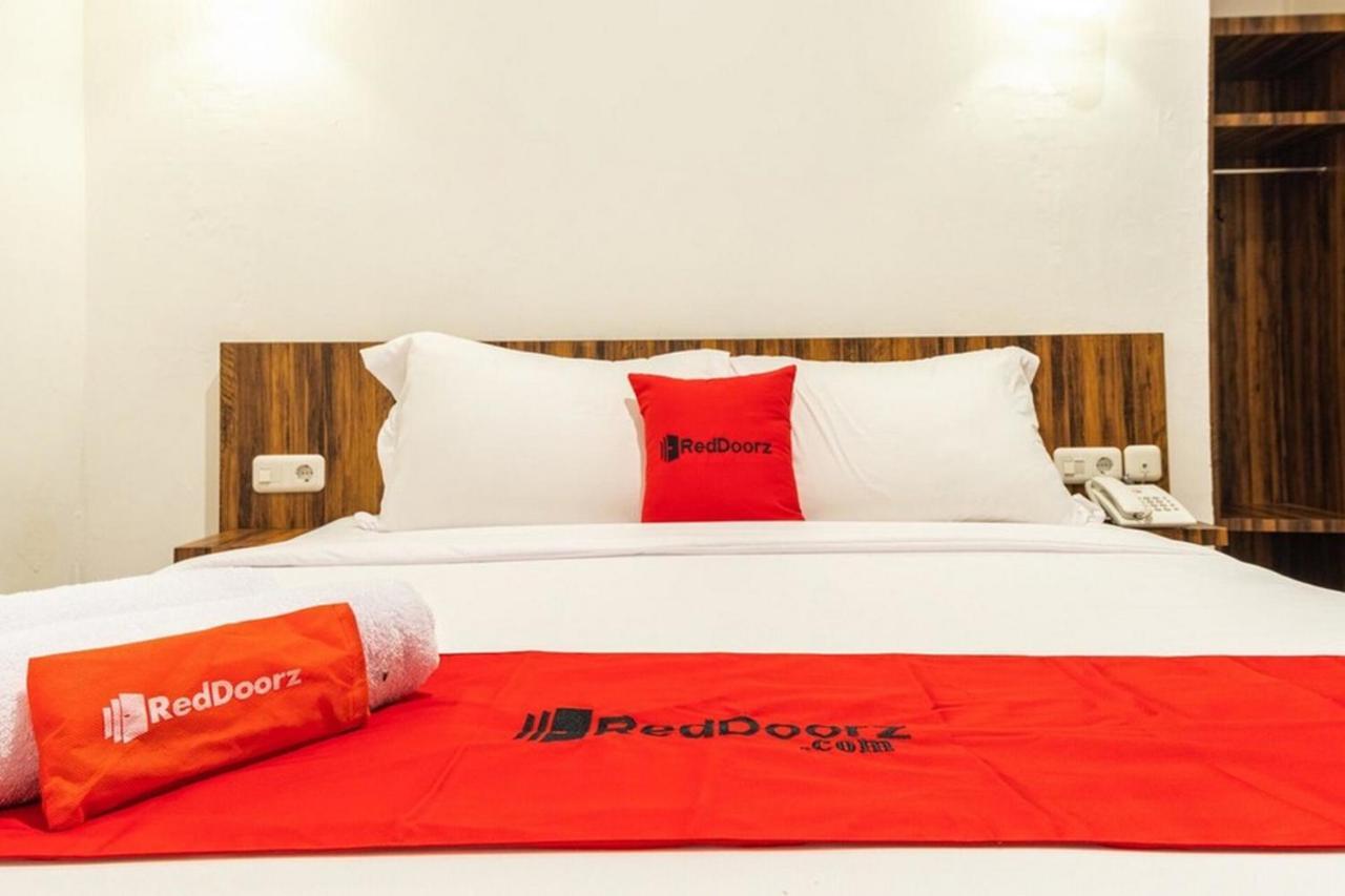 Reddoorz @ Binjai Hotel Exterior photo